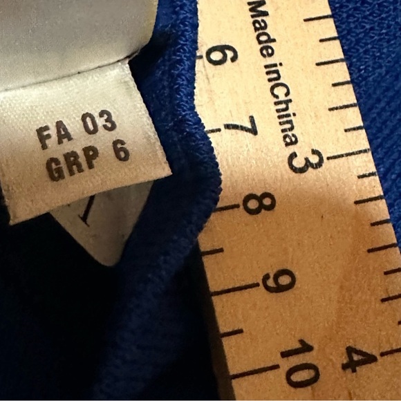 St. John Collection By Marie Gray Women’s Sweater Blue Size 8 - Picture 8 of 9